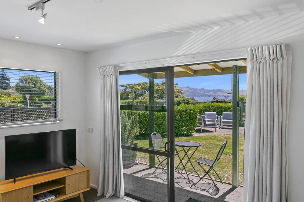 You Little Beauty - Wharewaka Beach Magic Taupo Luaran gambar