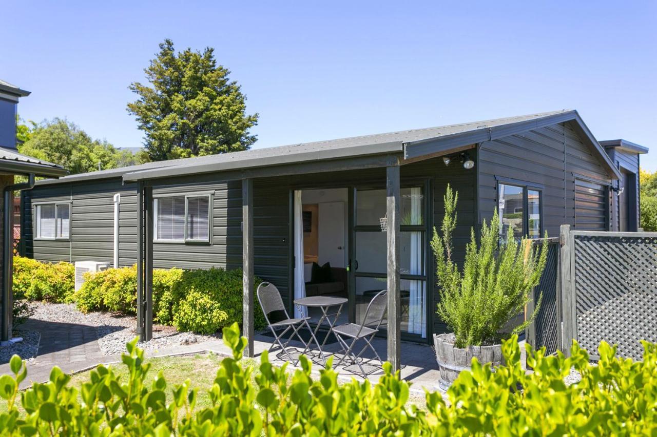 You Little Beauty - Wharewaka Beach Magic Taupo Luaran gambar