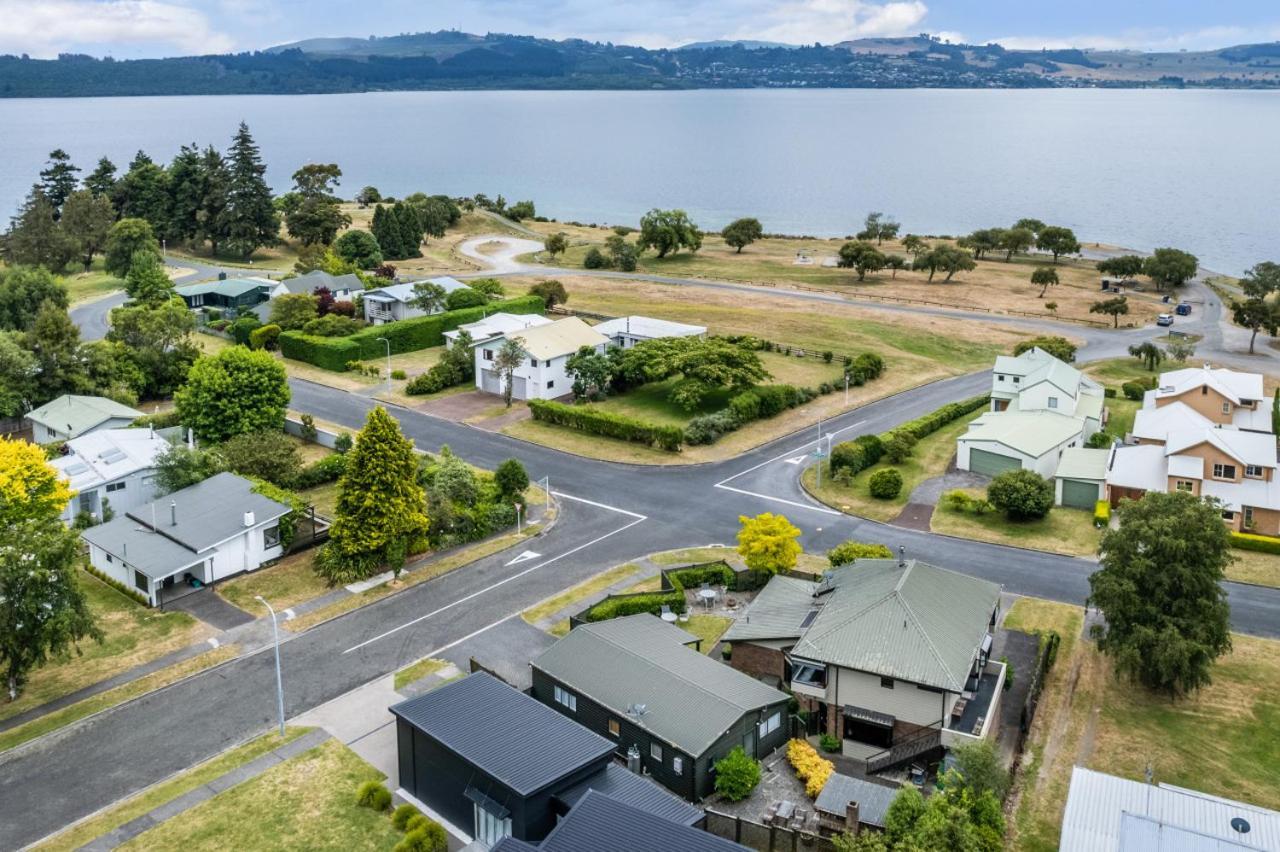 You Little Beauty - Wharewaka Beach Magic Taupo Luaran gambar