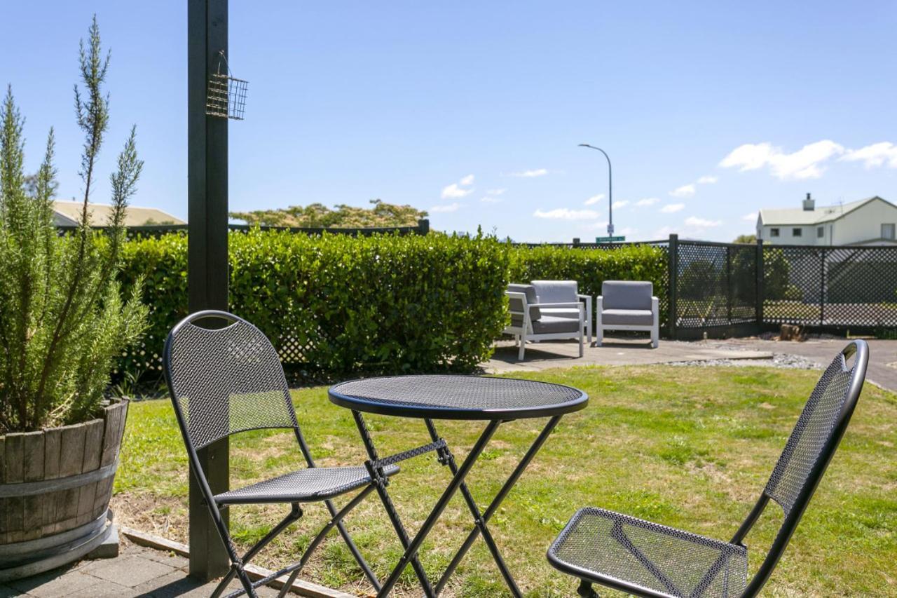 You Little Beauty - Wharewaka Beach Magic Taupo Luaran gambar